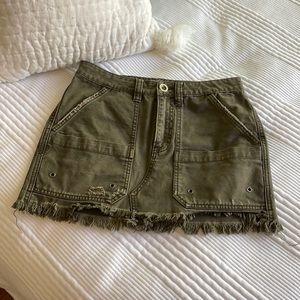 Free People cargo mini 🌻